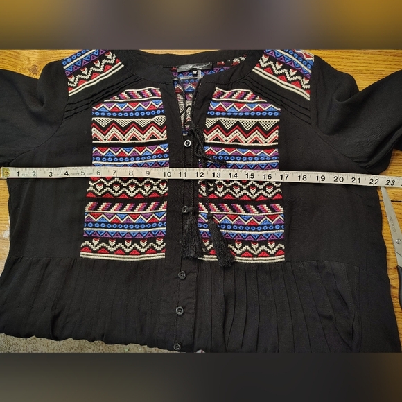 NWOT embroidery tassel tie blouse,Boho Chic, oversized M, Tunic, puff Sleeve. - Picture 10 of 14